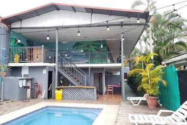 Buena Nota Hostel