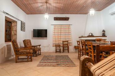 Droshia Traditional Homes, Coco Mat Full Experience