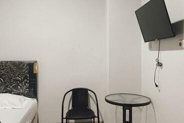 هتل Almira Homestay Ambon Mitra Reddoorz