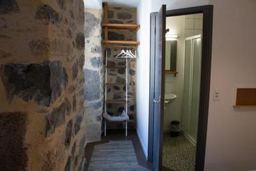 هتل Hôtel Restaurant Le Bardière