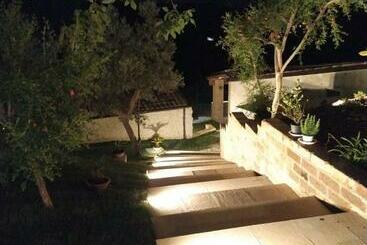 استراحتگاه Relais Frasimon Antico Casale