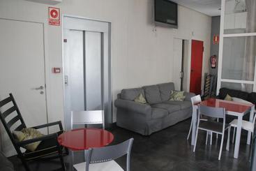 پانسیون Hostal Francisco Salinas