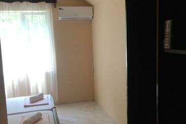 پانسیون Kvariati Rooms And Apartments Orange Complex