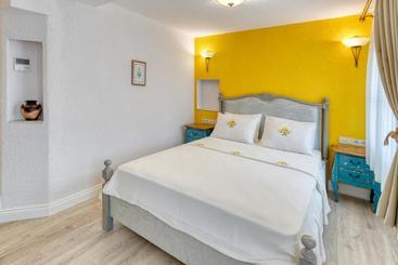 Sigacik Gardenya Buti̇k Otel