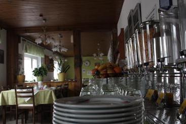 هتل Pension Domblick