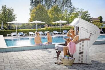 Отель Robinson Fleesensee