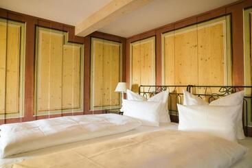 هتل Villa Sorgenfrei & Restaurant Atelier Sanssouci
