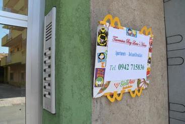 تختخواب و صبحانه Taormina Bay Lucia's House