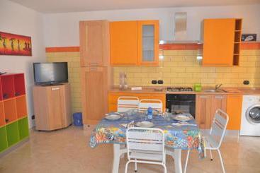 تختخواب و صبحانه Taormina Bay Lucia's House