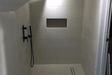 پانسیون Private Double Room With New Ensuite Shower Room