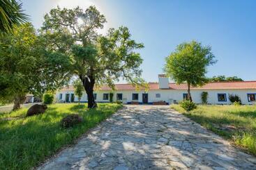 پانسیون Herdade Do Vale Da Abelheira By Mystay