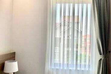 Mansion Park Hotel & Apartment