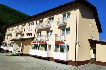 Hostel Caliman