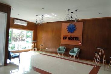 בית מלון כפרי At Tp