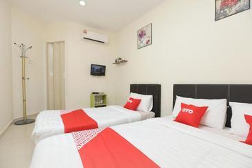 هتل Oyo 89902 Semerah Suites Homestay Pontian