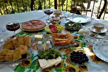 پانسیون Guest House Mary