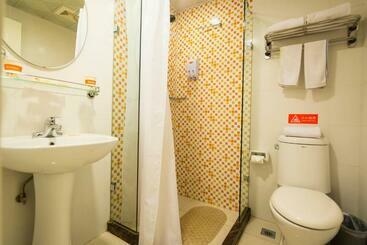 هتل Home Inn Nantong Tongzhou Shimin Square Pedestrian Street