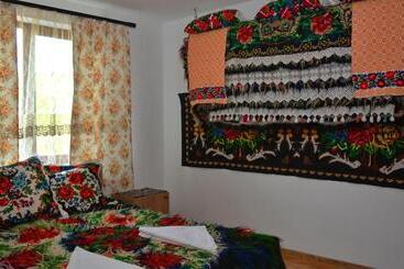 Пансион Acasa In Maramures