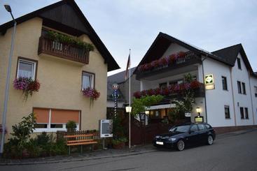 ペンション Gaststätte Marktstübchen