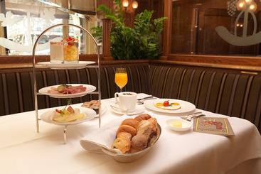 ホテル Schweizerhof Sils Maria