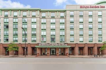 هتل Hilton Garden Inn Chicago North Shore / Evanston