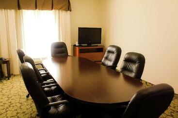 فندق Hilton Garden Inn Redding