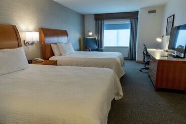 هتل Hilton Garden Inn Des Moines West