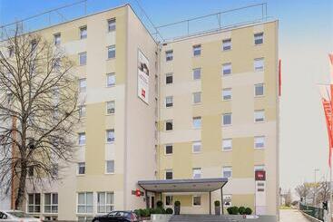 هتل Ibis Stuttgart Airport Messe