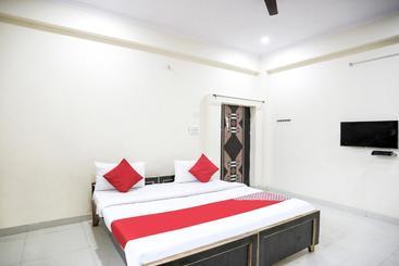 هتل Oyo 77842 Triveni Darshan