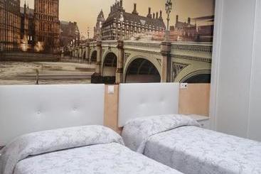 پانسیون Hostal Restaurante Casa Isabel