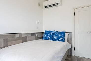 בית מלון כפרי Glory Island Okinawa Yabusachi Resort