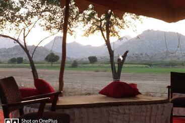 فندق Jawai Jungle Safari Camp