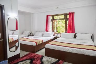 هتل Oyo 82322 Padamchen Luzangla Homestay