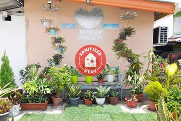 בית מלון כפרי Oyo 90333 Tiny Room Homestay