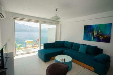 هتل Stone Beach By Atlantid Hospitality
