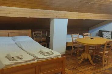 Pensão Rooms And Apartment Na Poljani