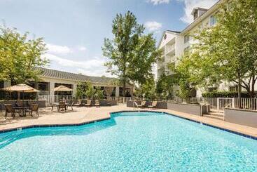 هتل Doubletree Raleigh Durham Airport At Research Triangle Park