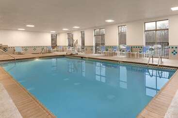 فندق Embassy Suites By Hilton Newark Wilmington South