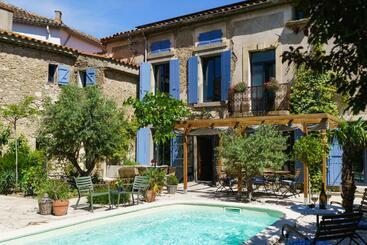 ベッドアンドブレックファースト Logement Onze Chambres & Gites