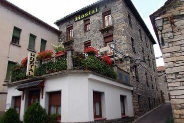 膳宿费 Hostal Pirineos Sarvisé