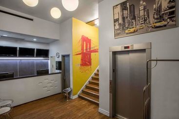 هتل Super 8 By Wyndham Brooklyn / Park Slope