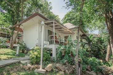 Al's Laemson Resort
