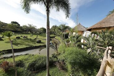 Отель Mara River Safari Lodge Bali