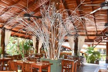 هتل Espadilla Gardens