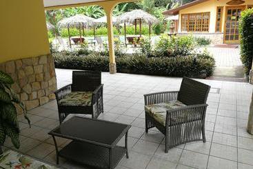 هتل Espadilla Gardens