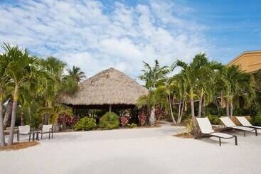 Отель Hampton Inn Key Largo Manatee Bay