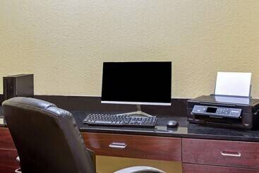 هتل La Quinta By Wyndham Mobile   Tillman S Corner