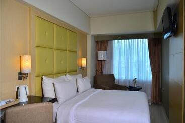 هتل Santika Makassar