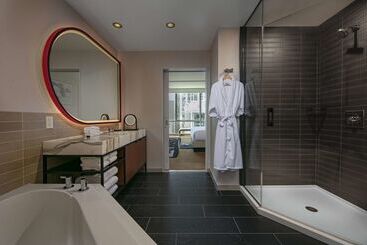 ホテル Thewit Chicago, A Hilton