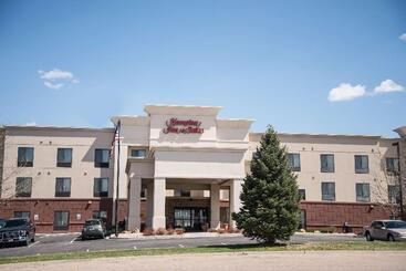 בית מלון כפרי Hampton Inn & Suites Greeley